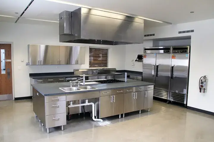 How to Keep Stainless Steel Spotless