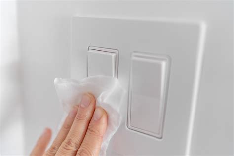 How to Clean Light Switches and Electrical Outlet Covers
