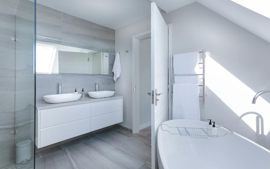 Step-by-Step Guide to Deep Clean Your Bathroom Like a Pro